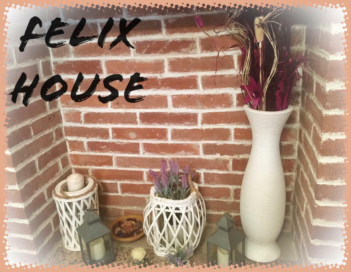 مبيت وإفطار Codevilla Felix House المظهر الخارجي الصورة